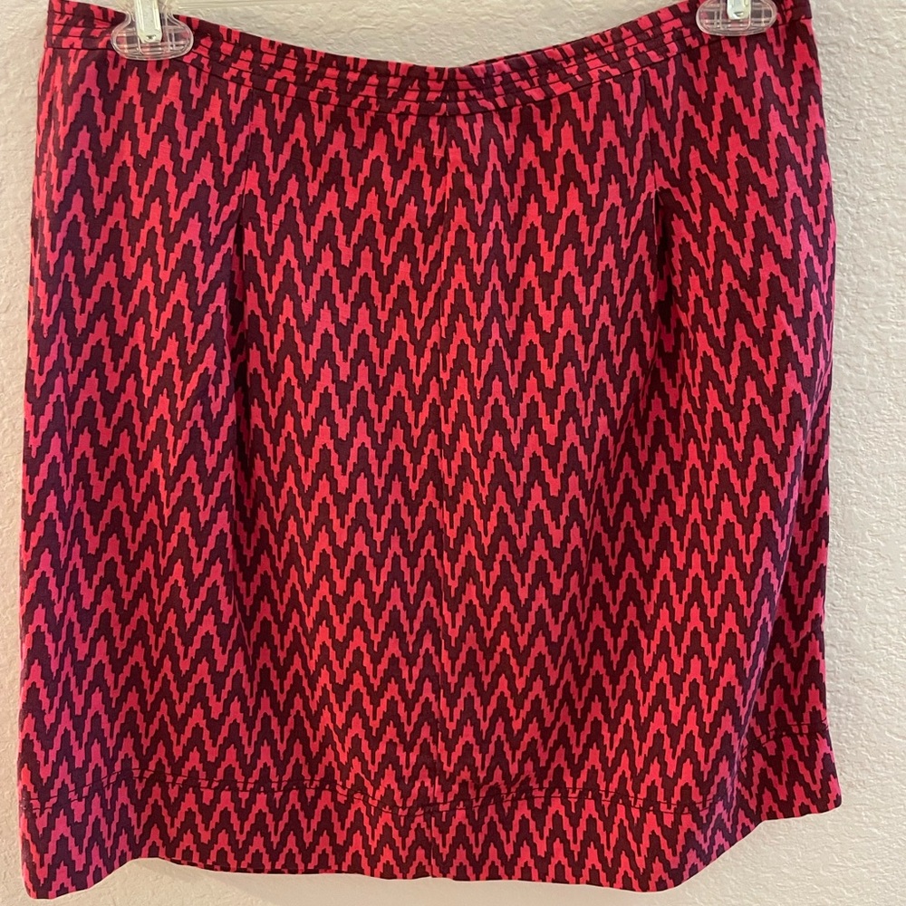 Chevron patterned skirt